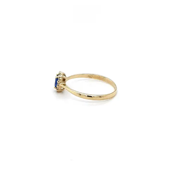 Goldring mit Saphir