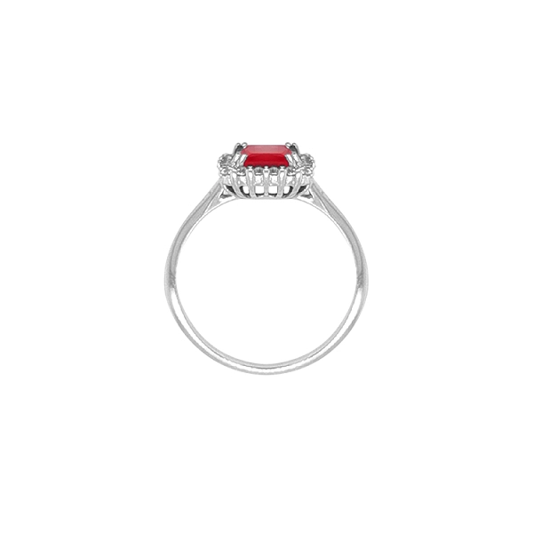 Goldring mit farbigen Steinen