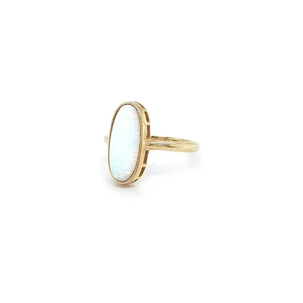 Goldring mit Opal