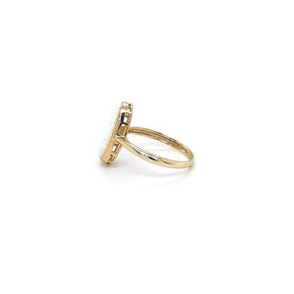 Goldring mit Opal