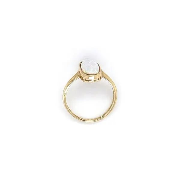 Goldring mit Opal
