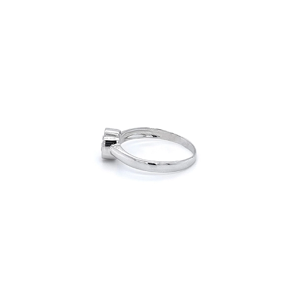 Verlobungsring mit Zirkon aus Weißgold