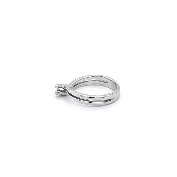 Verlobungsring mit Zirkon aus Weißgold
