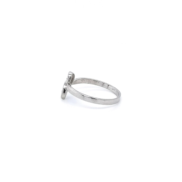 Ring mit Zirkonen aus Weißgold