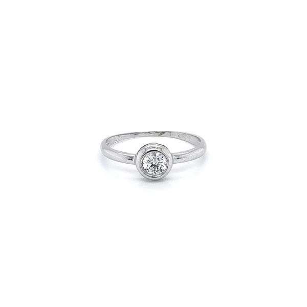 Verlobungsring mit Zirkon aus Weißgold