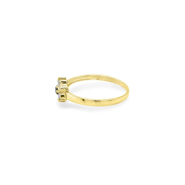 Goldring mit farbigen Steinen