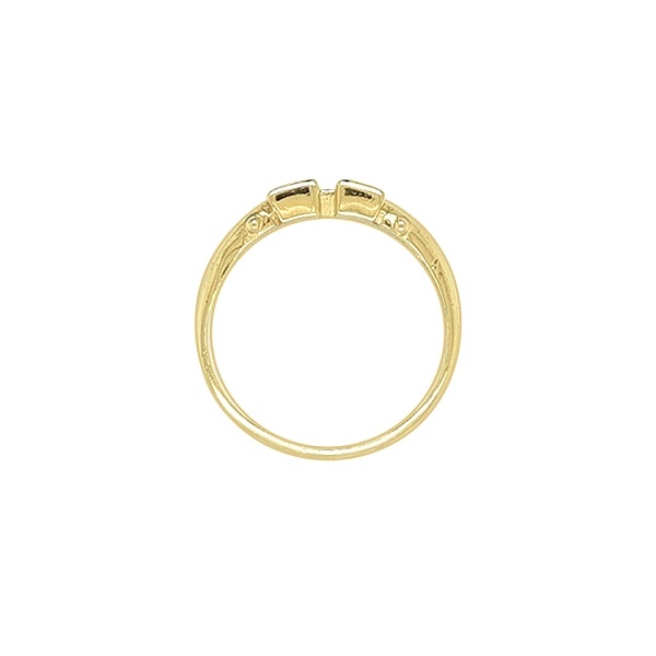 Goldring mit farbigen Steinen