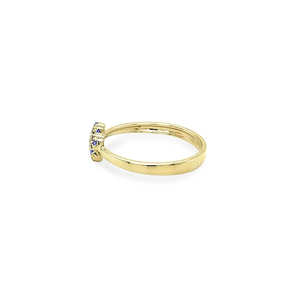 Goldring mit farbigen Steinen