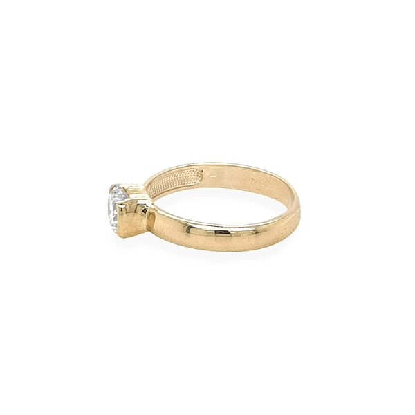 Gold Verlobungsring mit Zirkonen