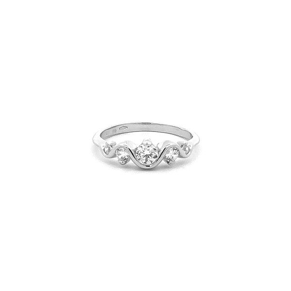 Goldring mit Zirkonen