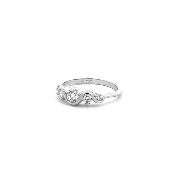 Goldring mit Zirkonen
