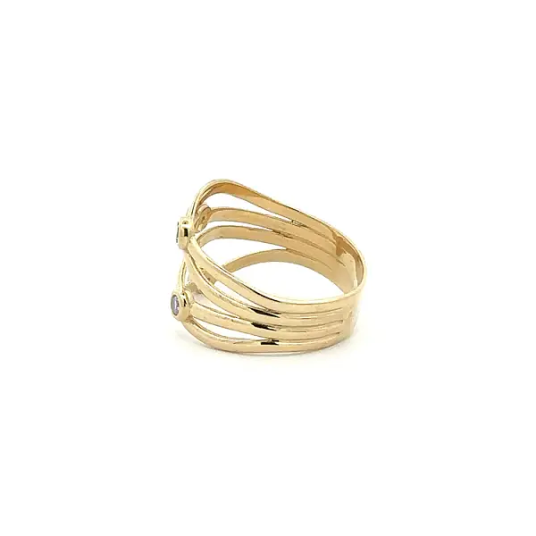 Goldring mit Zirkonen