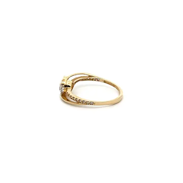 Gold Verlobungsring mit Zirkonen