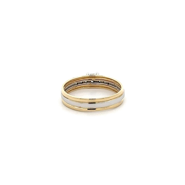 Ring mit Zirkonias in Gold-Kombination