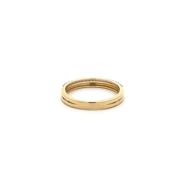 Goldring mit Zirkonen