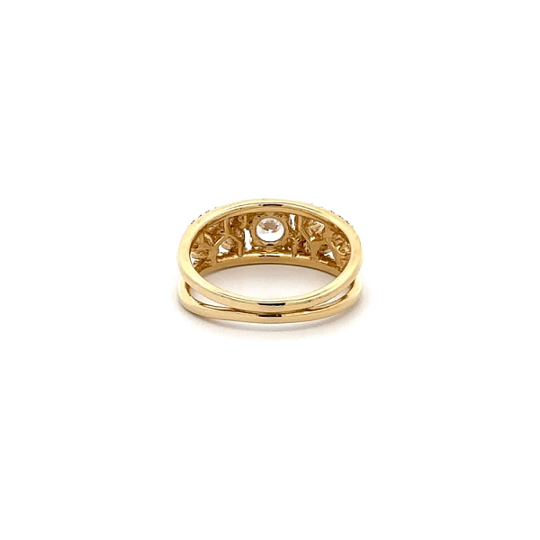 Goldring mit Zirkonen