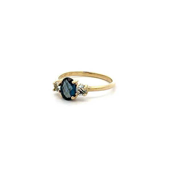 Goldring mit Topas