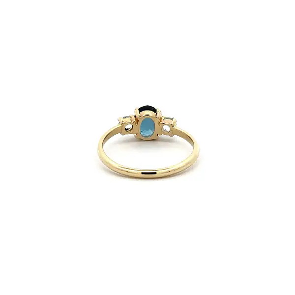 Goldring mit Topas