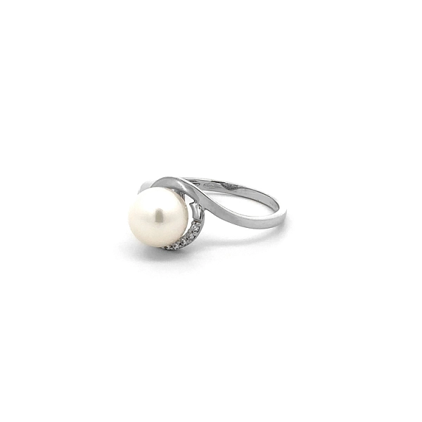 Ring mit Perle und Zirkonen