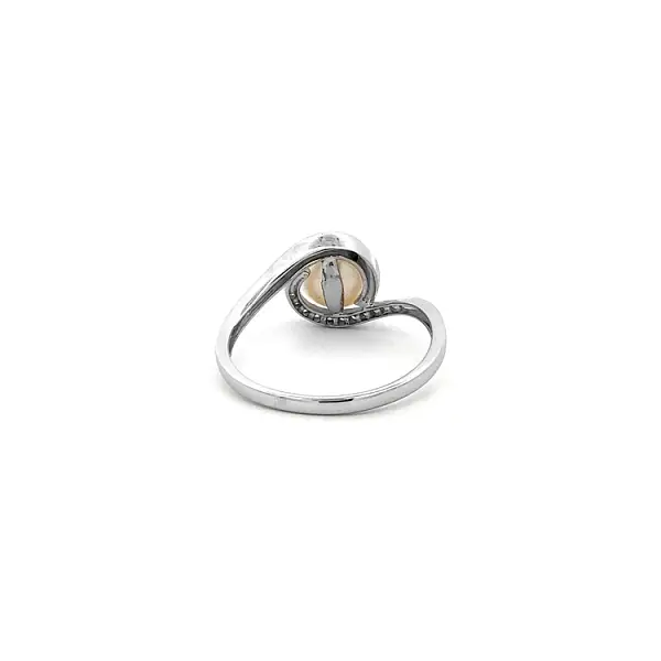 Ring mit Perle und Zirkonen
