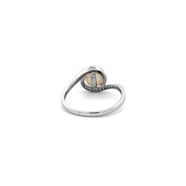 Ring mit Perle und Zirkonen