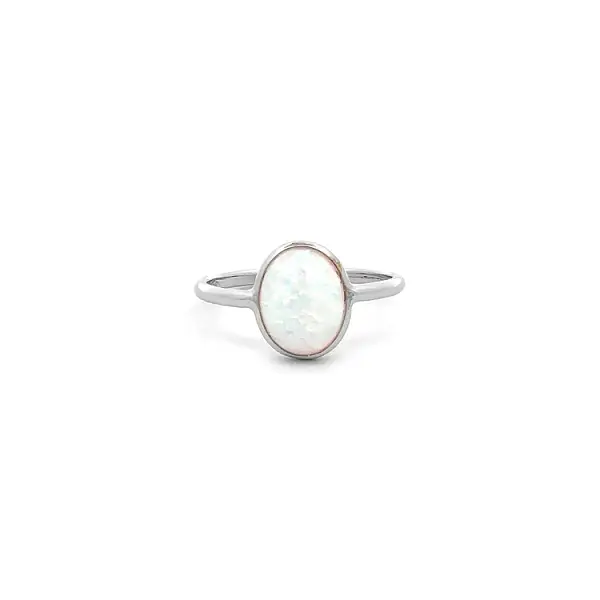Ring mit Opal aus Weißgold