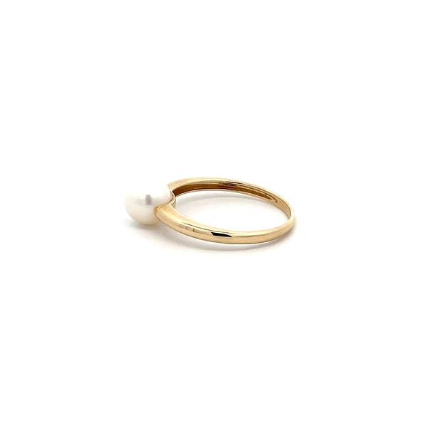Goldring mit Perle