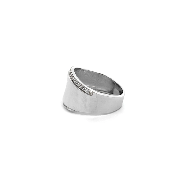 Ring mit Zirkonen aus Weißgold