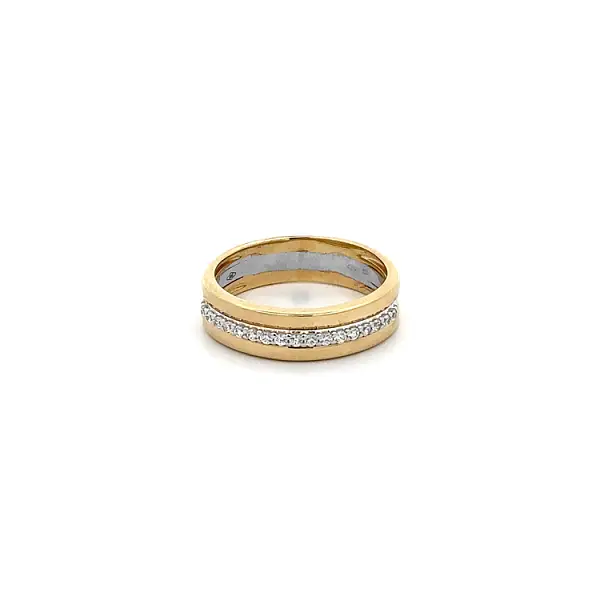 Ring mit Zirkonias in Gold-Kombination