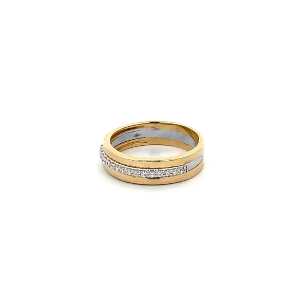 Ring mit Zirkonias in Gold-Kombination