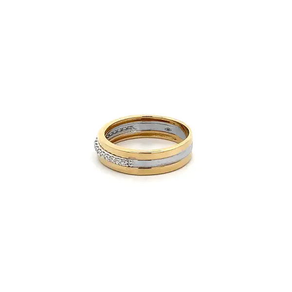 Ring mit Zirkonias in Gold-Kombination