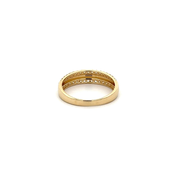 Goldring mit Zirkonen