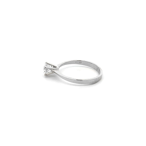 Verlobungsring mit Zirkon aus Weißgold