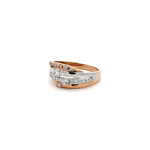 Ring mit Zirkonias in Gold-Kombination