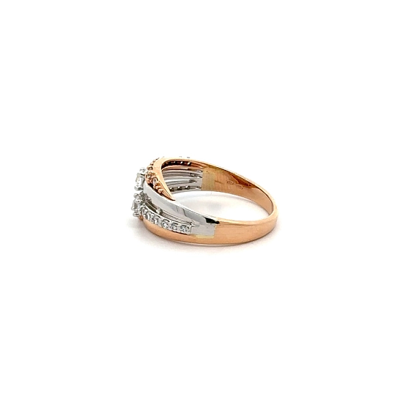 Ring mit Zirkonias in Gold-Kombination