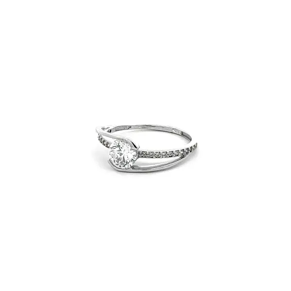Ring mit Zirkonen aus Weißgold