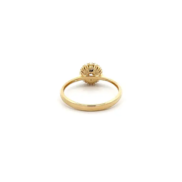 Goldring mit Zirkonen