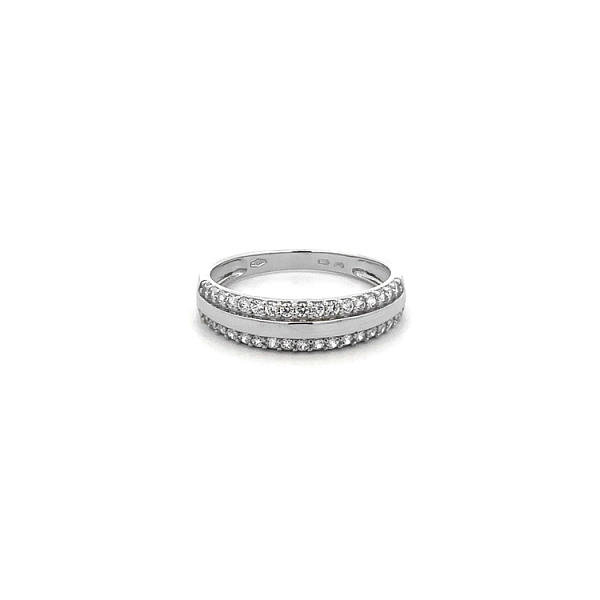 Ring mit Zirkonen aus Weißgold