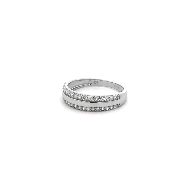 Ring mit Zirkonen aus Weißgold