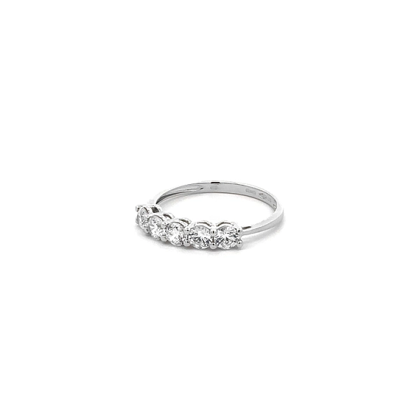 Ring mit Zirkonen aus Weißgold