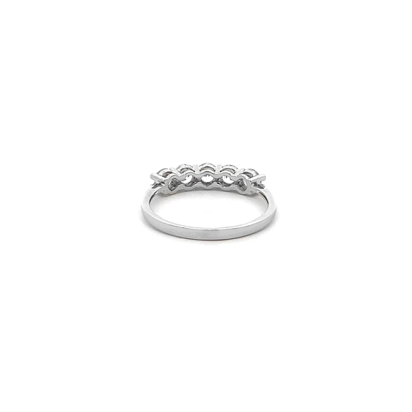 Ring mit Zirkonen aus Weißgold