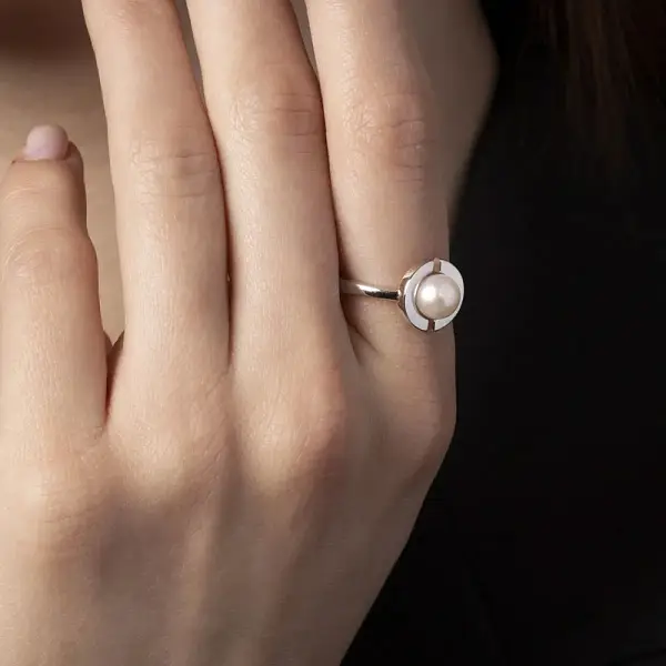 Ring mit Weißgoldperle