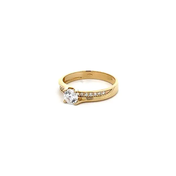 Gold Verlobungsring mit Zirkonen