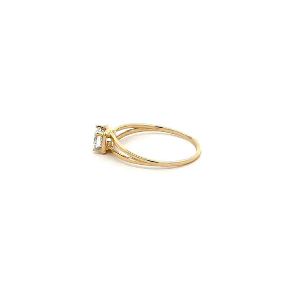Gold Verlobungsring mit Zirkon