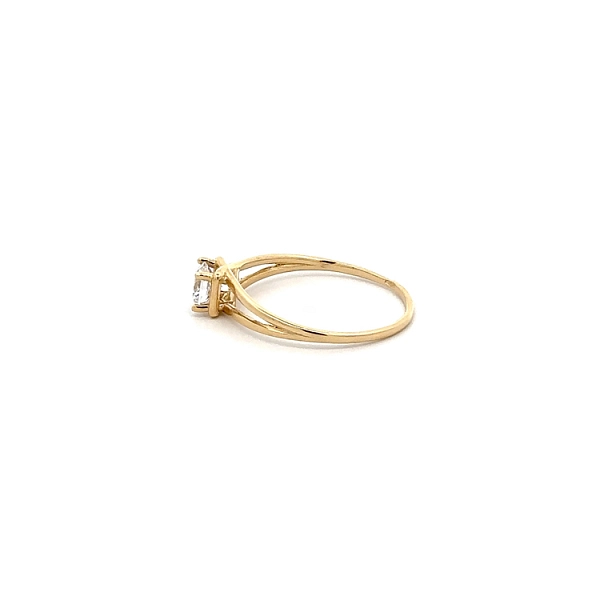 Gold Verlobungsring mit Zirkon