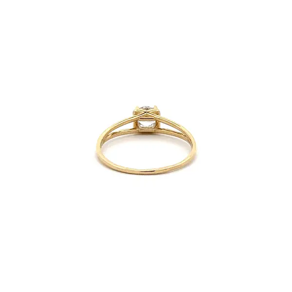 Gold Verlobungsring mit Zirkon
