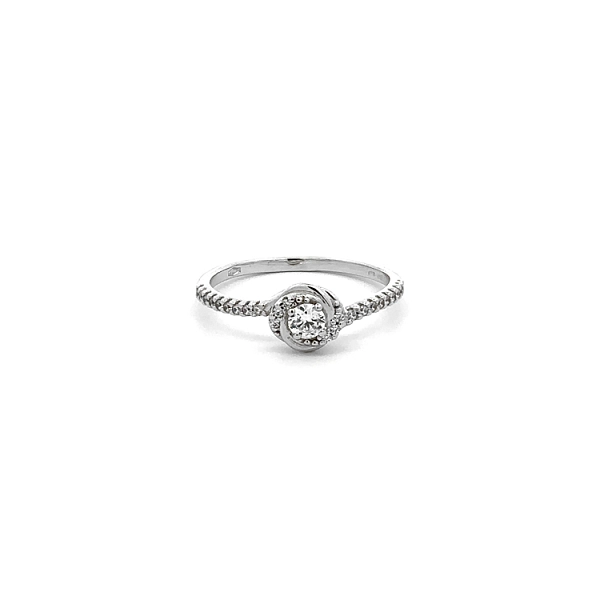 Ring mit Zirkonen aus Weißgold