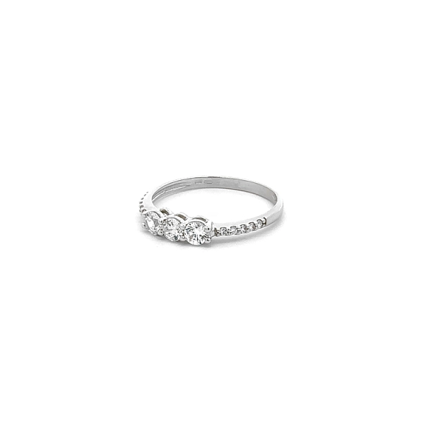 Ring mit Zirkonen aus Weißgold