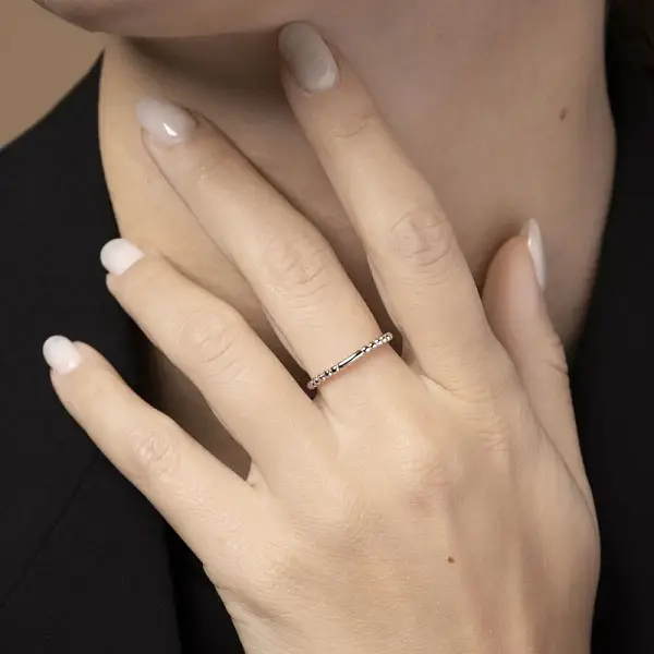 Ring Weißgoldkugeln