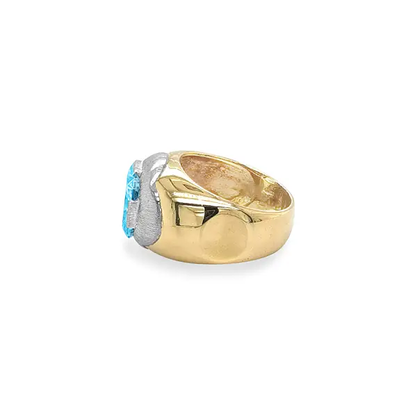 Goldring mit blauem Stein